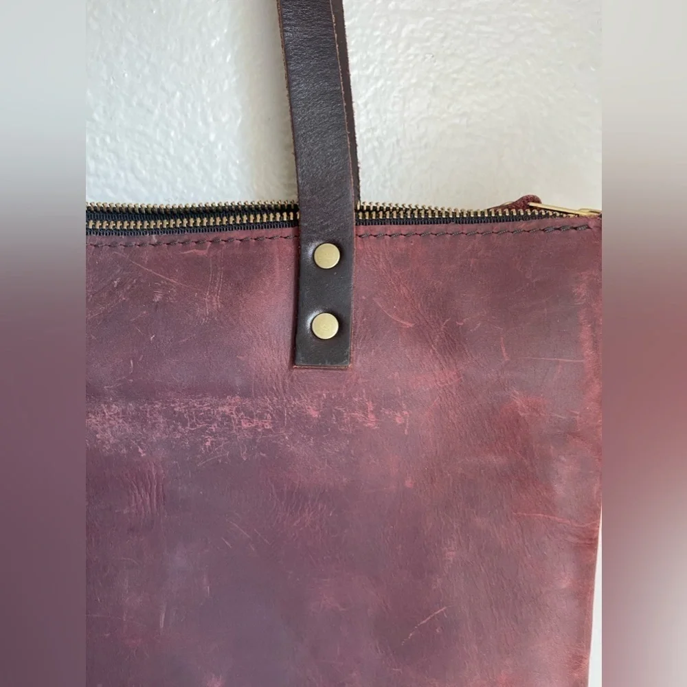 Portland  hand made Leather Medium Classic Tote in Cognac - Picture 7 of 13